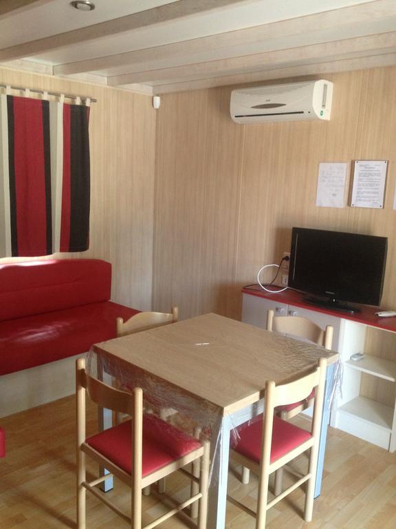 Camping Residence Chalet La Pomposa Terrazzoni Bonifacio  Oda fotoğraf